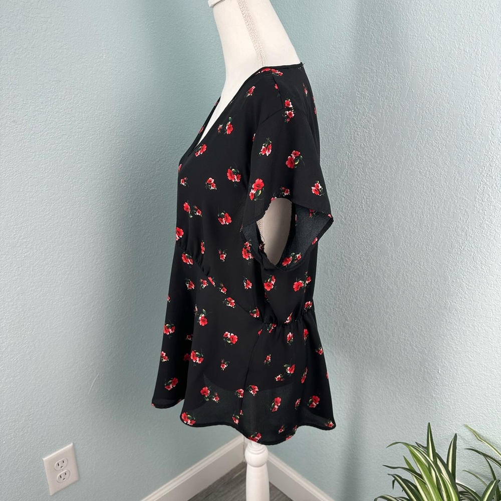 Sweet Rain Plus Size 2X Black Floral Blouse V-Neck Lightweight Flowy Boho NWOT